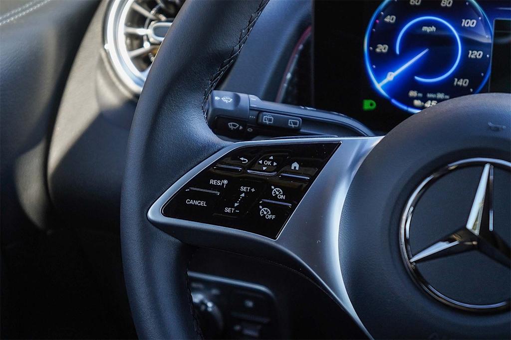 Thumbnail: 2025 Mercedes-Benz EQB - 22