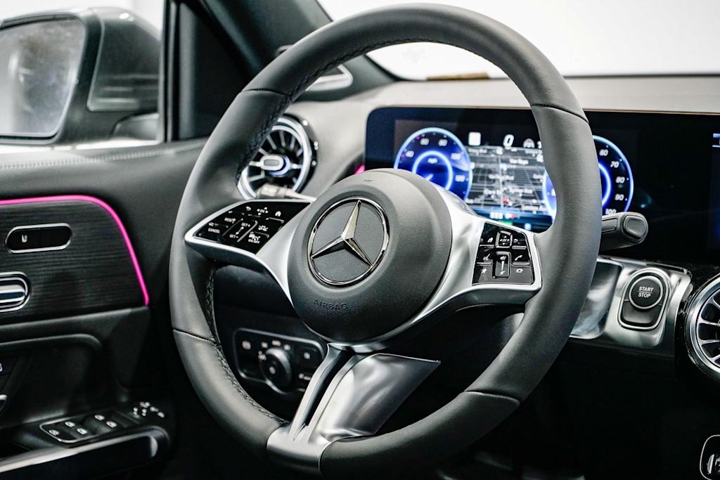 Thumbnail: 2025 Mercedes-Benz EQB - 11