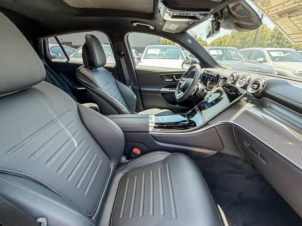 Thumbnail: 2025 Mercedes-Benz GLC - 7