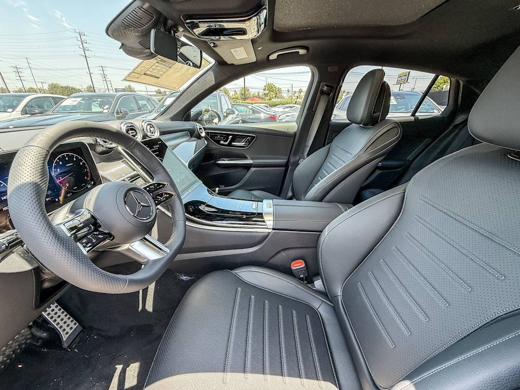 Thumbnail: 2025 Mercedes-Benz GLC - 8