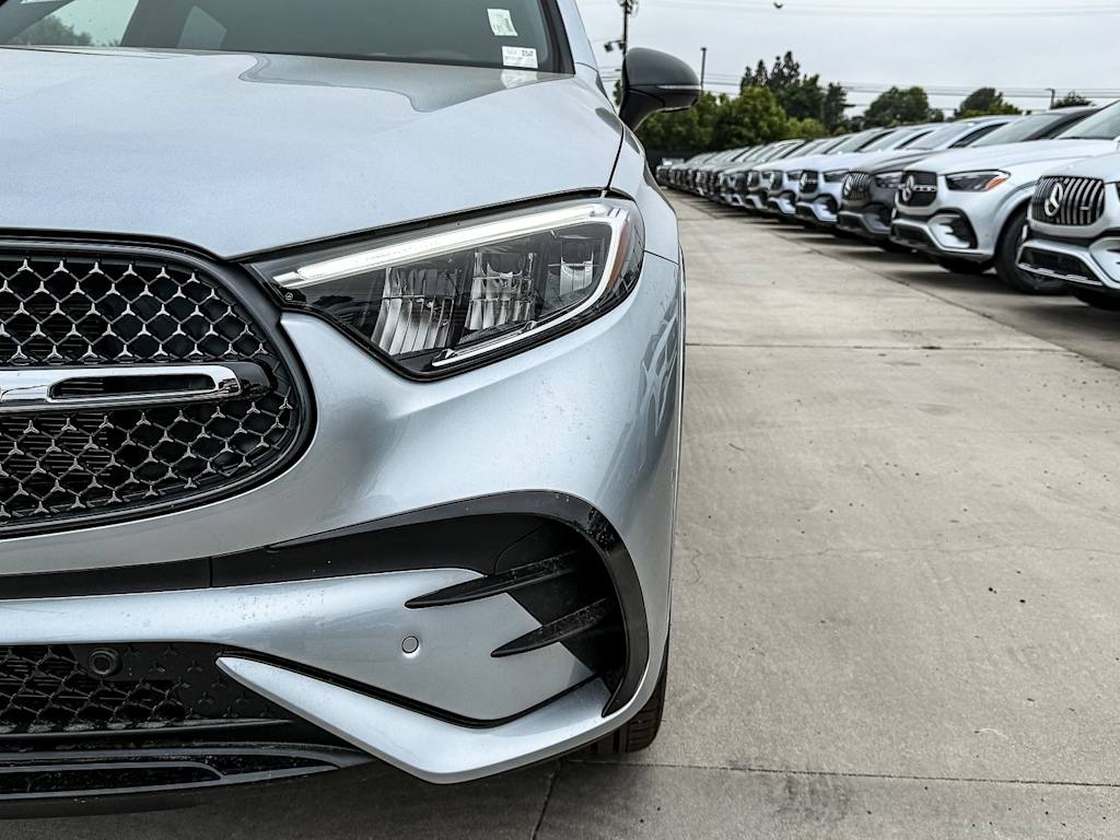 Thumbnail: 2025 Mercedes-Benz GLC - 19