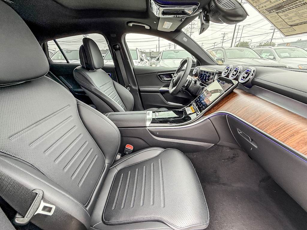 Thumbnail: 2025 Mercedes-Benz GLC - 8