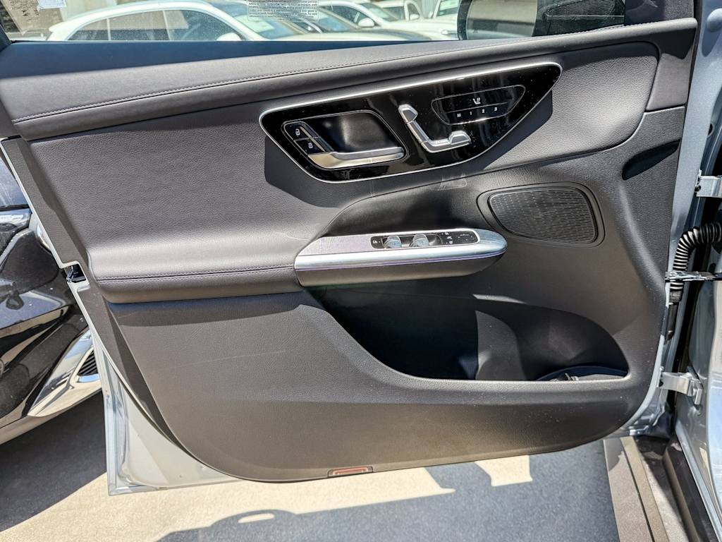 Thumbnail: 2025 Mercedes-Benz GLC - 25