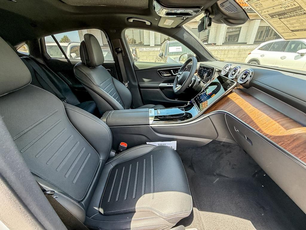 Thumbnail: 2025 Mercedes-Benz GLC - 9