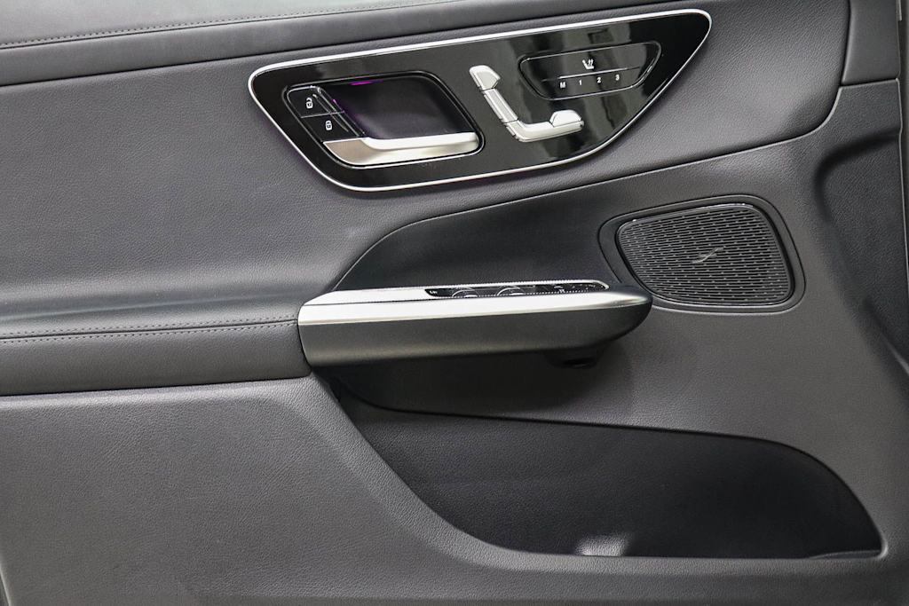 Thumbnail: 2024 Mercedes-Benz GLC - 26