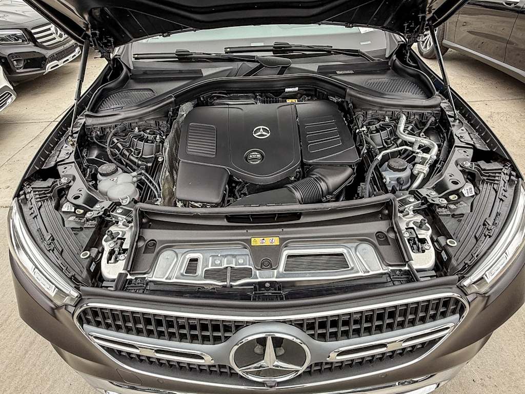 Thumbnail: 2025 Mercedes-Benz GLC - 9