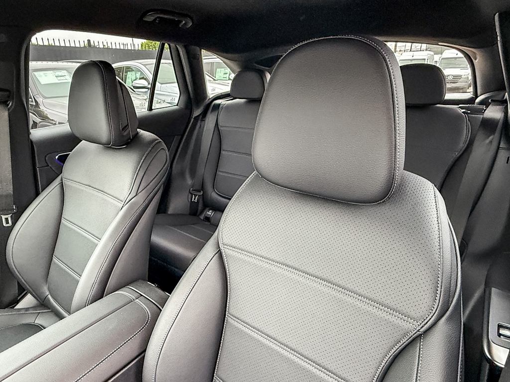 Thumbnail: 2025 Mercedes-Benz GLC - 29