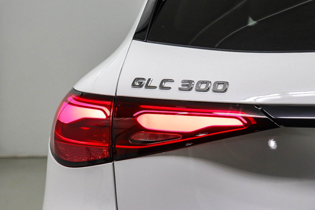 Thumbnail: 2026 Mercedes-Benz GLC - 21