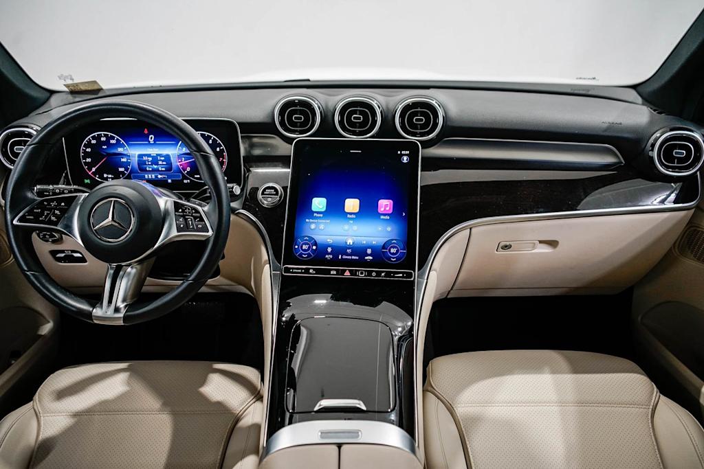 Thumbnail: 2025 Mercedes-Benz GLC - 2