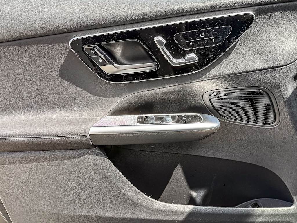 Thumbnail: 2025 Mercedes-Benz GLC - 23