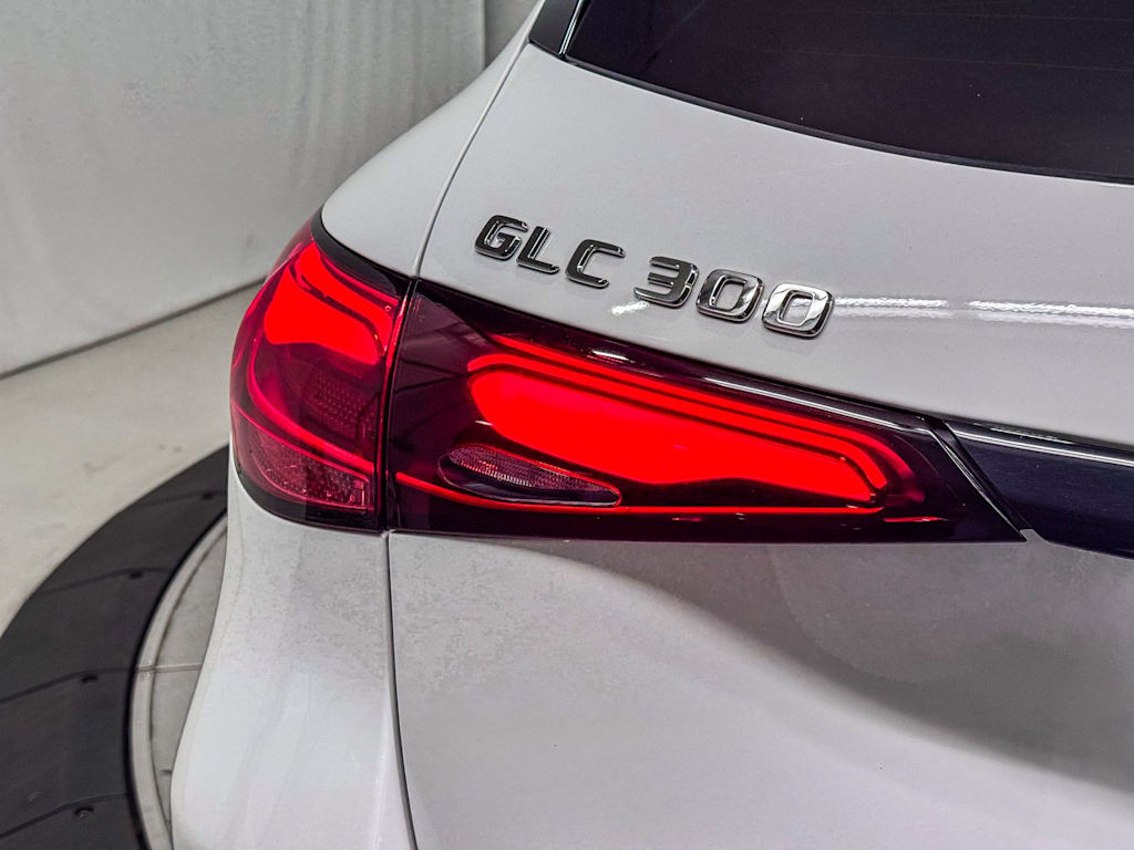 Thumbnail: 2025 Mercedes-Benz GLC - 20
