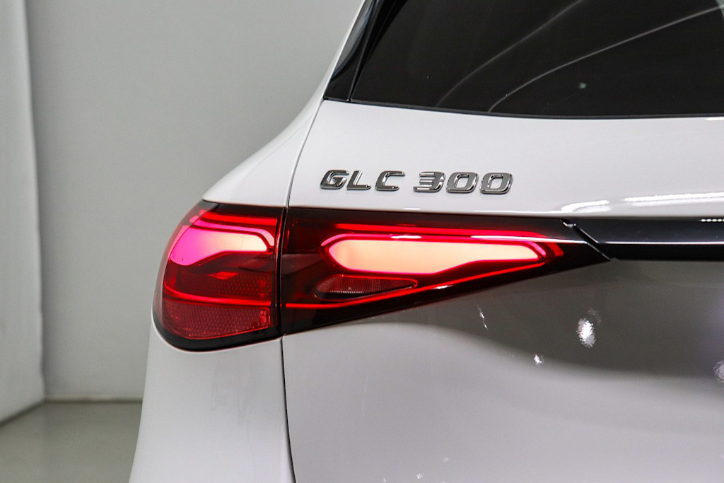 Thumbnail: 2026 Mercedes-Benz GLC - 21