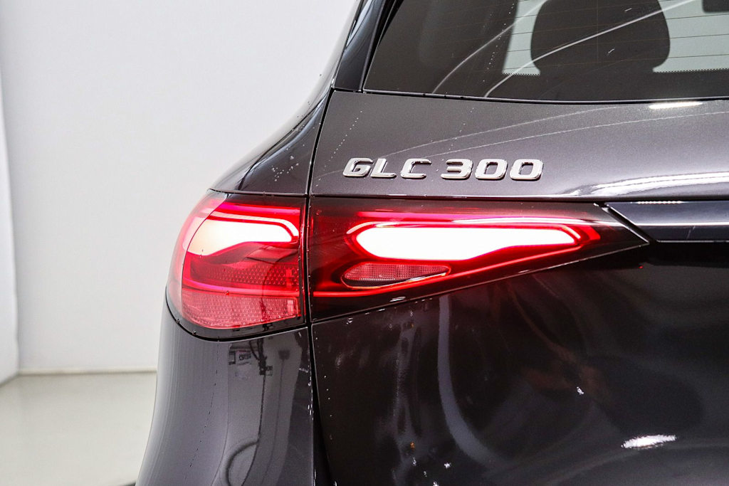 Thumbnail: 2026 Mercedes-Benz GLC - 22