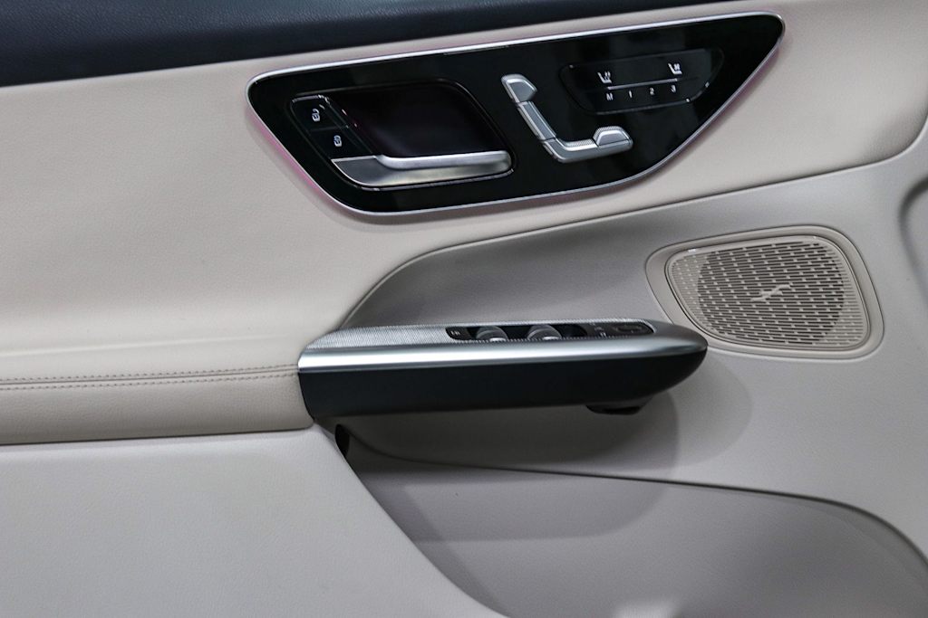 Thumbnail: 2026 Mercedes-Benz GLC - 25