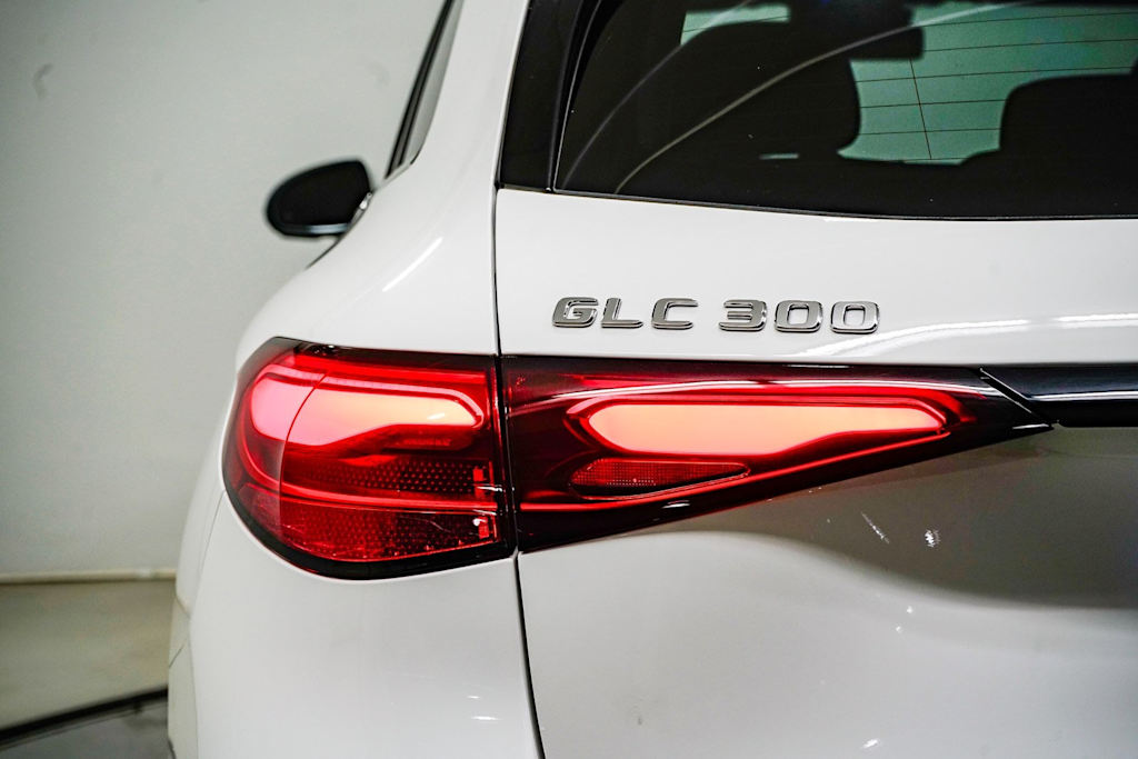 Thumbnail: 2025 Mercedes-Benz GLC - 21