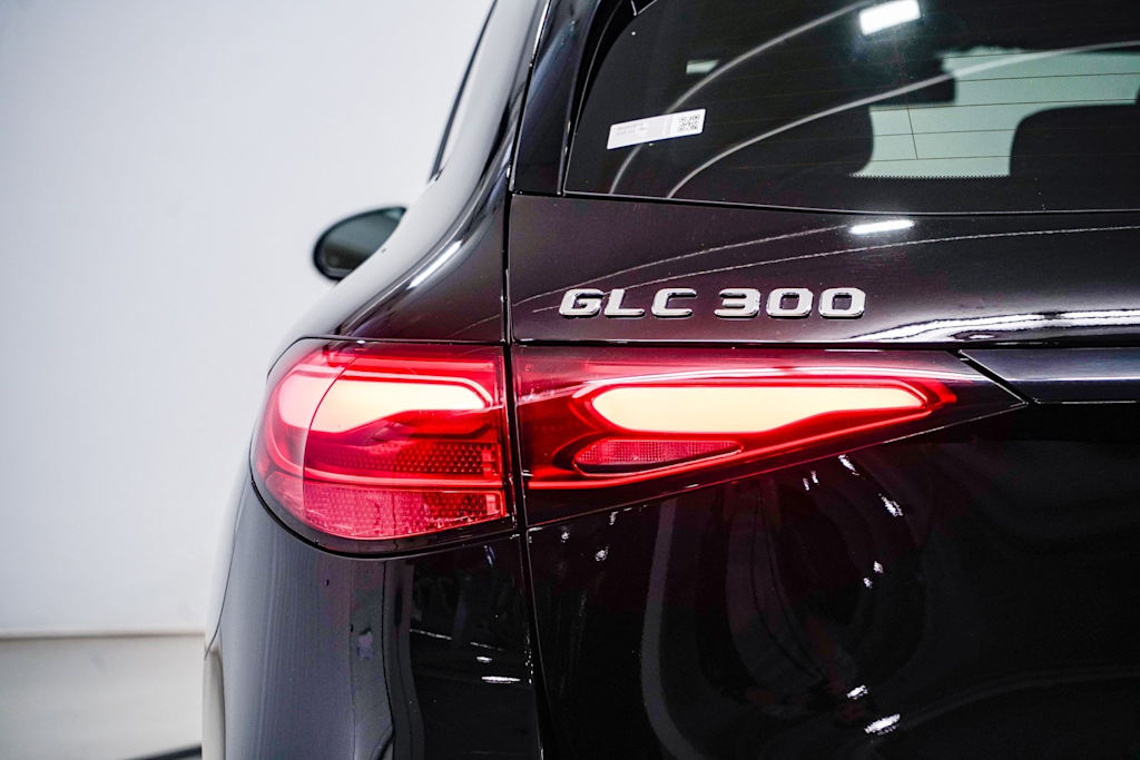Thumbnail: 2025 Mercedes-Benz GLC - 20