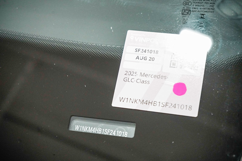 Thumbnail: 2025 Mercedes-Benz GLC - 29