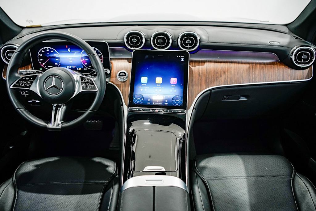 Image of 2025 Mercedes-Benz GLC