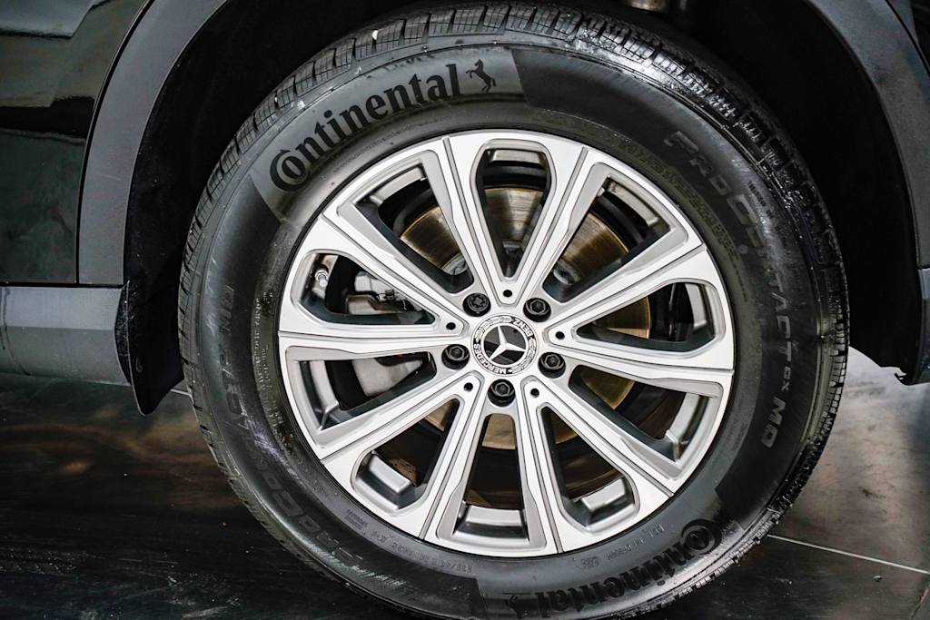 Image of 2025 Mercedes-Benz GLC