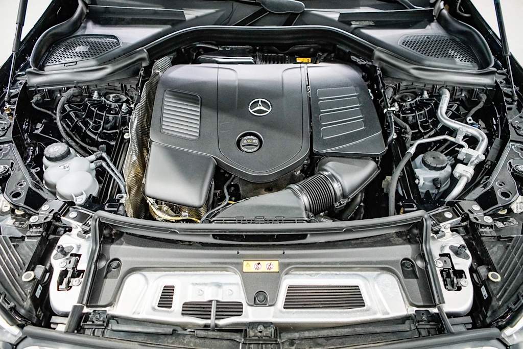 Image of 2025 Mercedes-Benz GLC