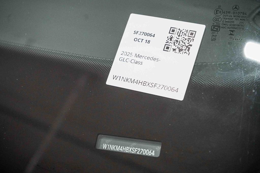 Thumbnail: 2025 Mercedes-Benz GLC - 16