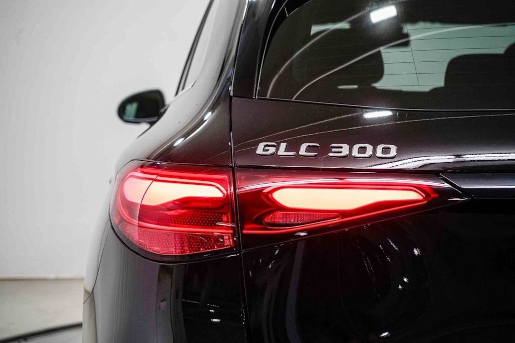 Thumbnail: 2025 Mercedes-Benz GLC - 21