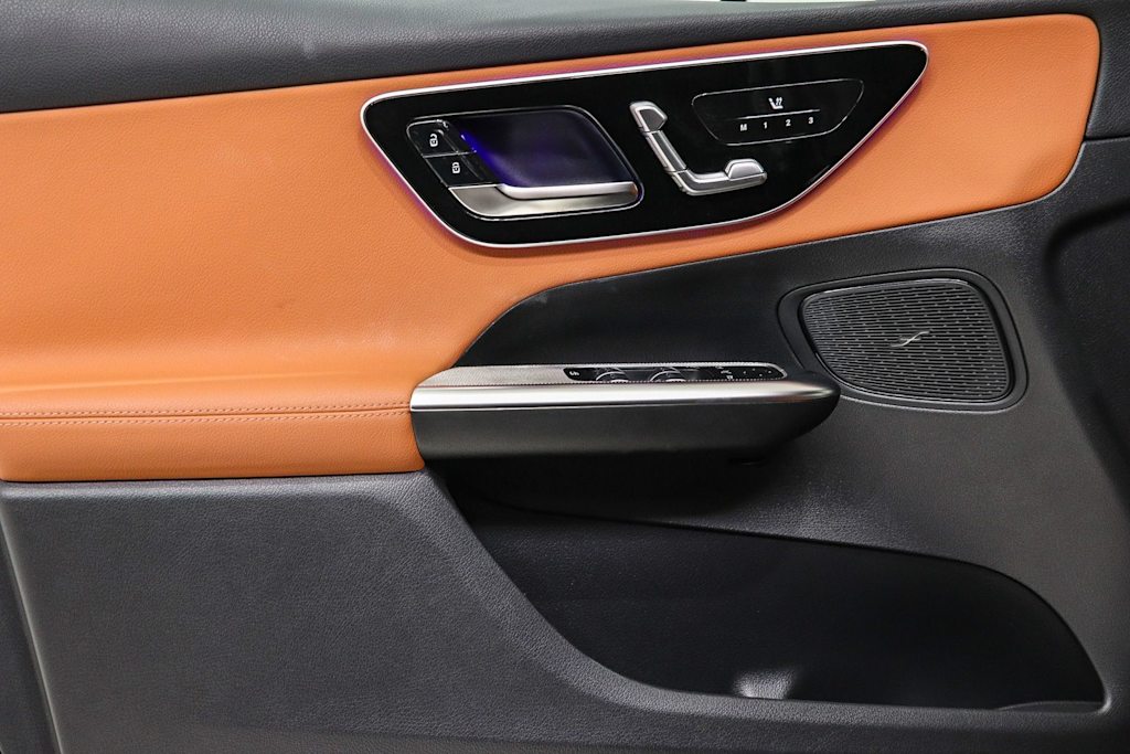 Thumbnail: 2025 Mercedes-Benz GLC - 25