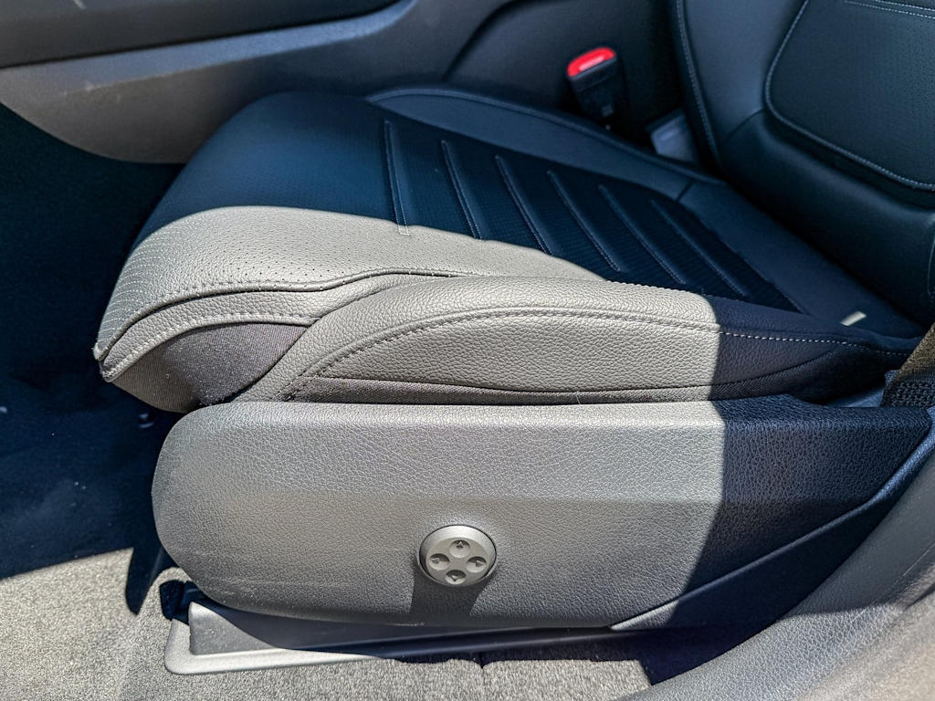 Thumbnail: 2025 Mercedes-Benz GLC - 21