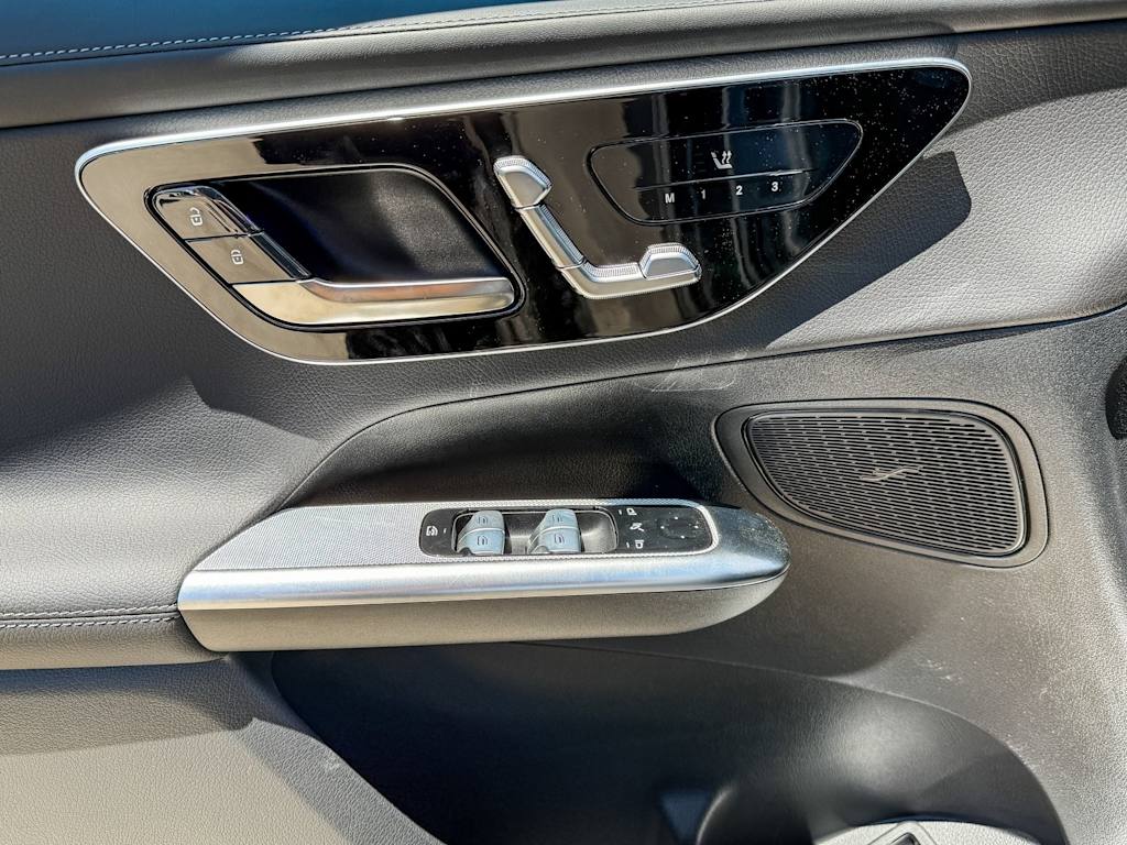 Thumbnail: 2025 Mercedes-Benz GLC - 22