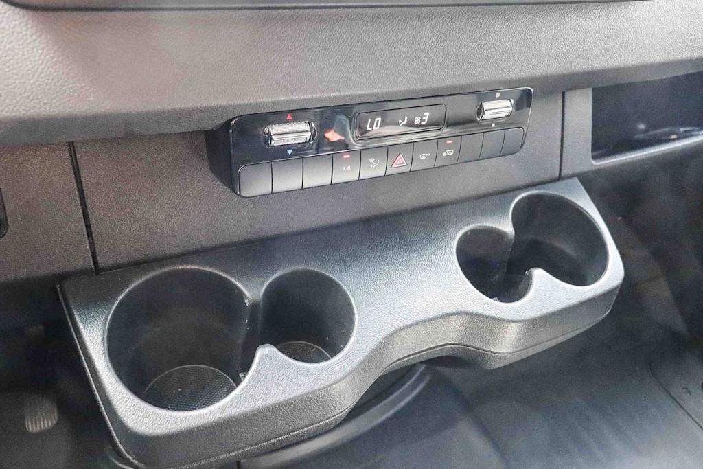 Thumbnail: 2020 Mercedes-Benz Sprinter - 24