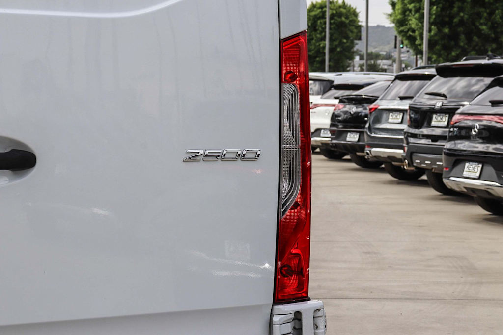 Thumbnail: 2020 Mercedes-Benz Sprinter - 19