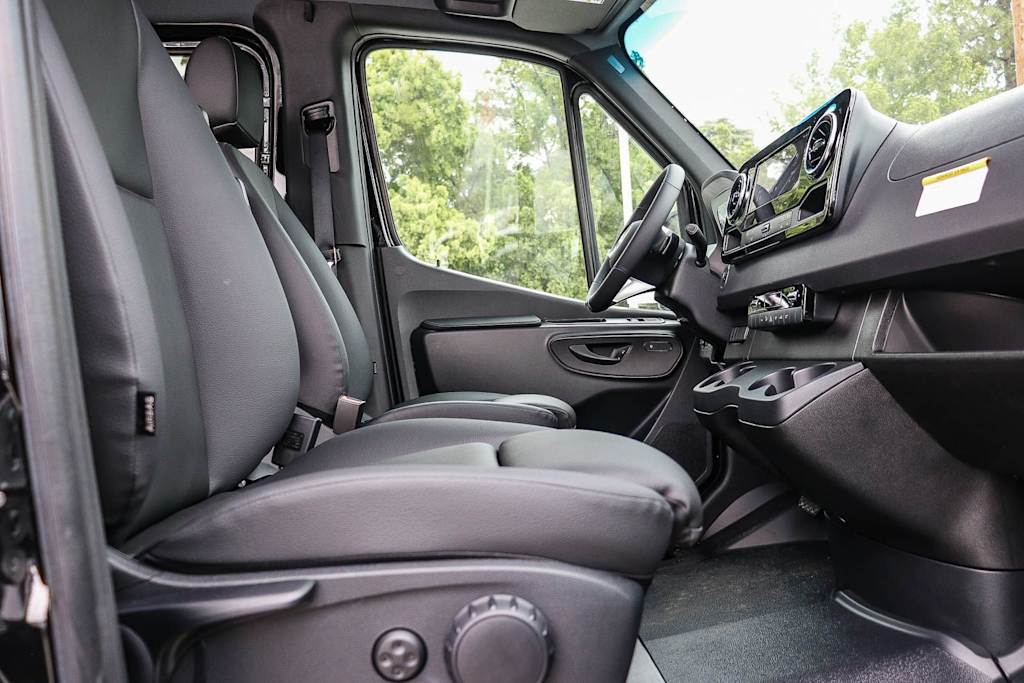 Thumbnail: 2026 Mercedes-Benz Sprinter - 10