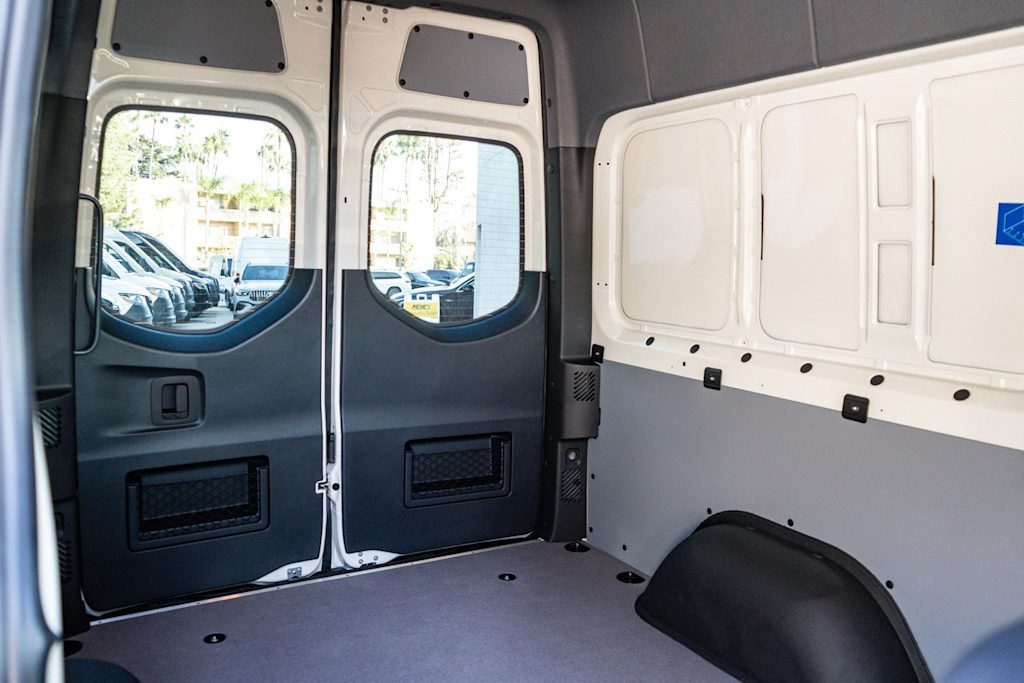 Thumbnail: 2026 Mercedes-Benz Sprinter - 23