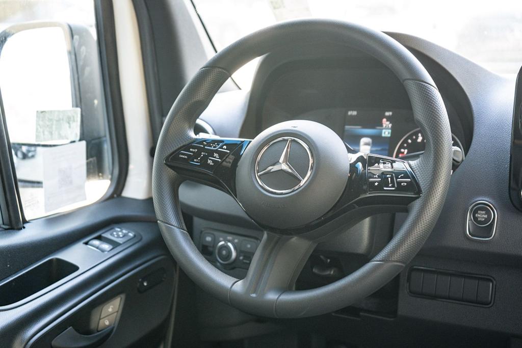 Thumbnail: 2026 Mercedes-Benz Sprinter - 13