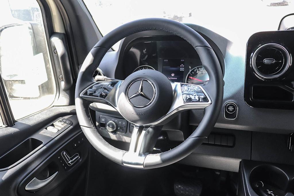 Thumbnail: 2026 Mercedes-Benz Sprinter - 8