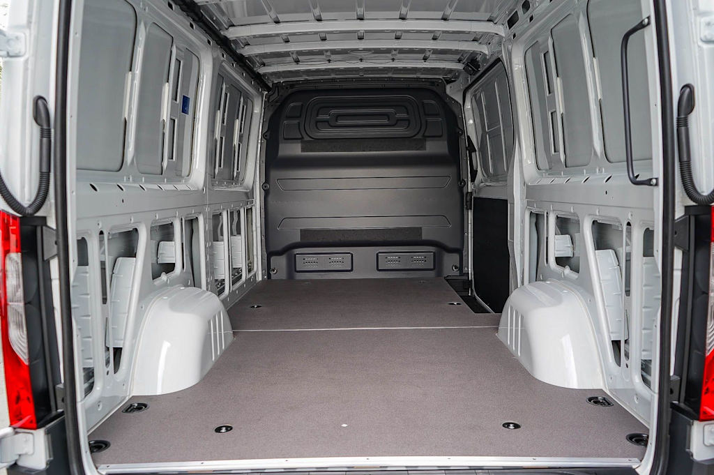 Thumbnail: 2026 Mercedes-Benz Sprinter - 12