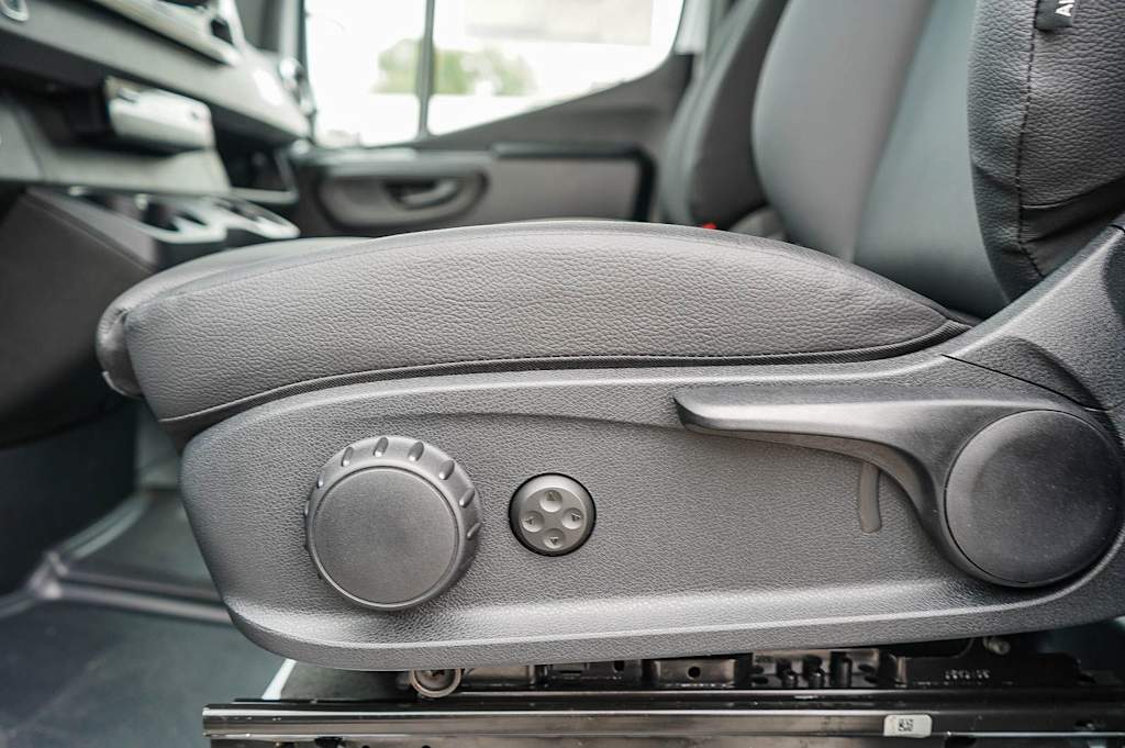 Thumbnail: 2026 Mercedes-Benz Sprinter - 24