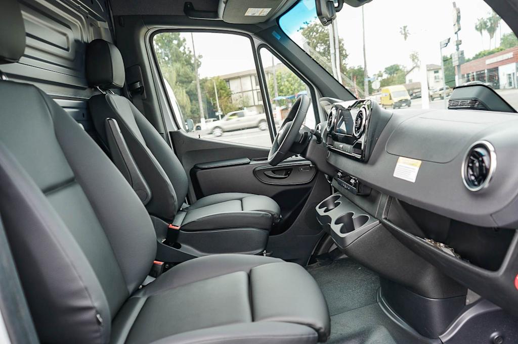 Thumbnail: 2026 Mercedes-Benz Sprinter - 10