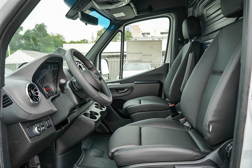 Thumbnail: 2026 Mercedes-Benz Sprinter - 11