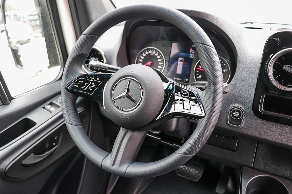 Thumbnail: 2026 Mercedes-Benz Sprinter - 13