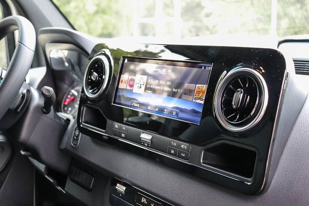 Thumbnail: 2026 Mercedes-Benz Sprinter - 9