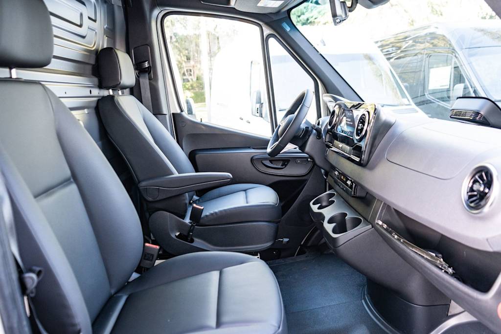 Thumbnail: 2026 Mercedes-Benz Sprinter - 10