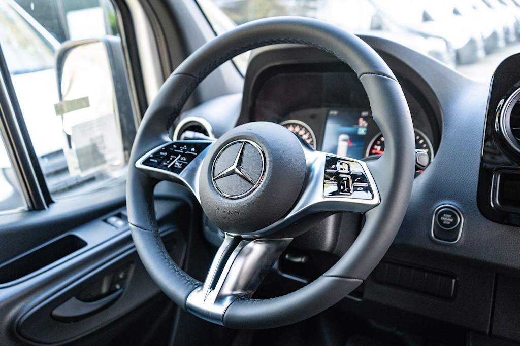 Thumbnail: 2026 Mercedes-Benz Sprinter - 9