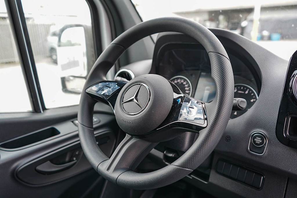 Thumbnail: 2026 Mercedes-Benz Sprinter - 7