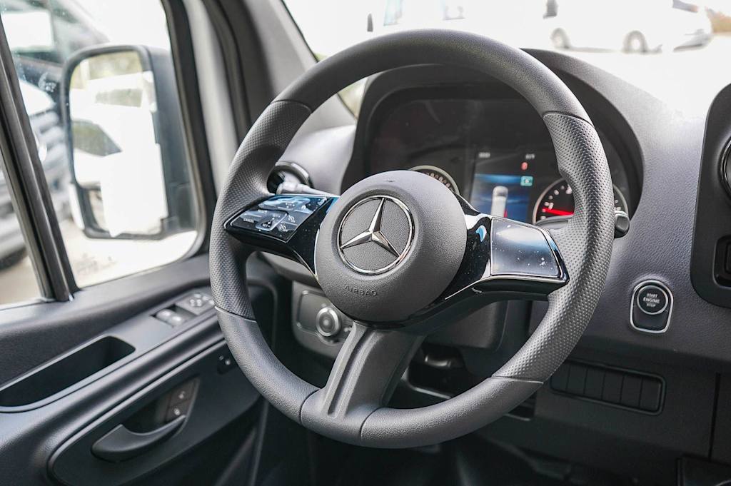 Thumbnail: 2026 Mercedes-Benz Sprinter - 13