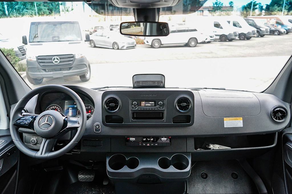 Thumbnail: 2026 Mercedes-Benz Sprinter - 2