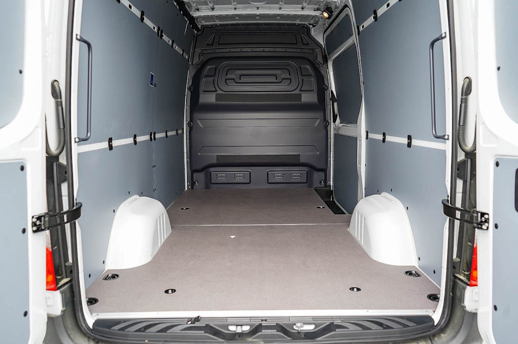 Thumbnail: 2026 Mercedes-Benz Sprinter - 10