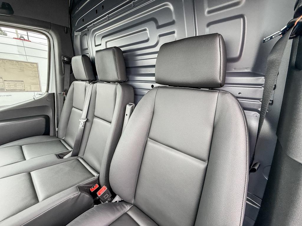 Thumbnail: 2025 Mercedes-Benz Sprinter - 28