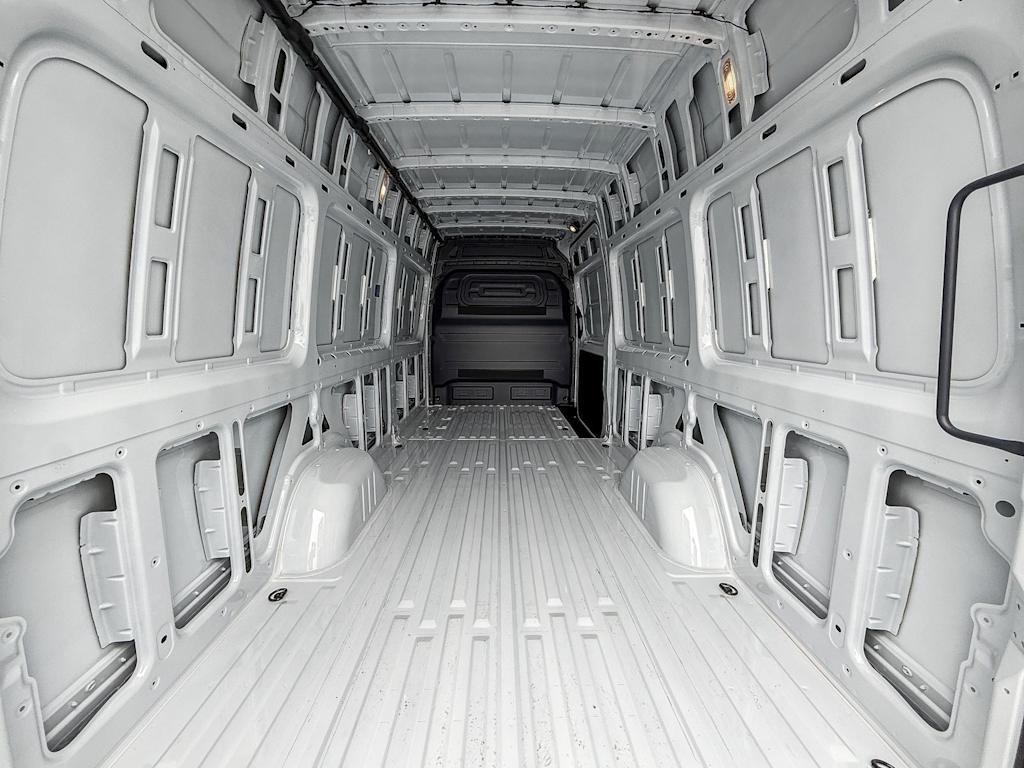 Thumbnail: 2025 Mercedes-Benz Sprinter - 21