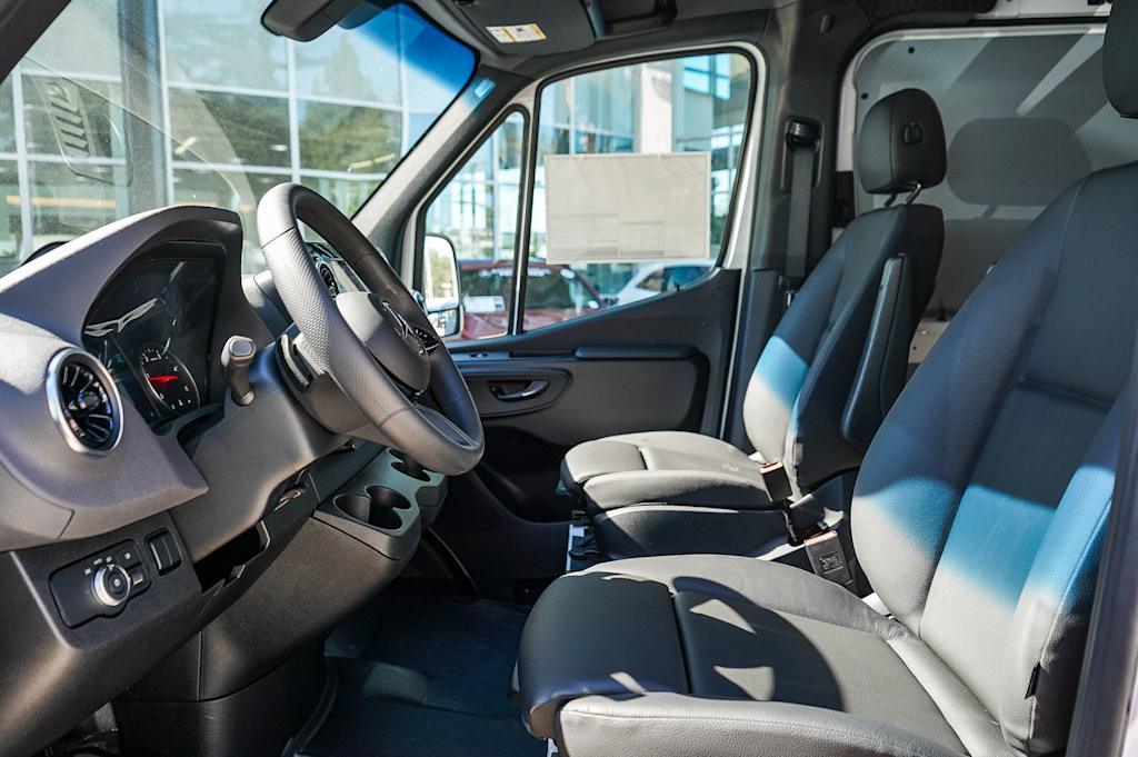 Thumbnail: 2026 Mercedes-Benz Sprinter - 10
